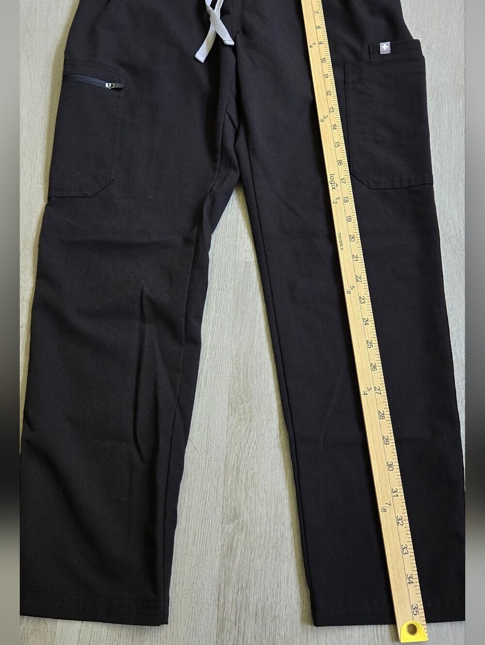 Figs Technical Collection -  Unisex Black cargo scrub pants, size S - Picture 14 of 17